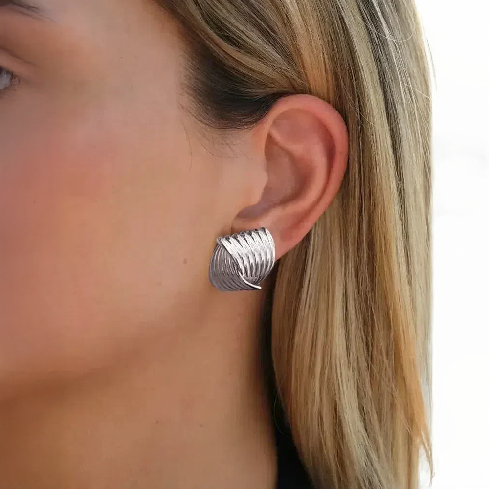 Théliane | Boucles d’oreilles géométriques au style affirmé