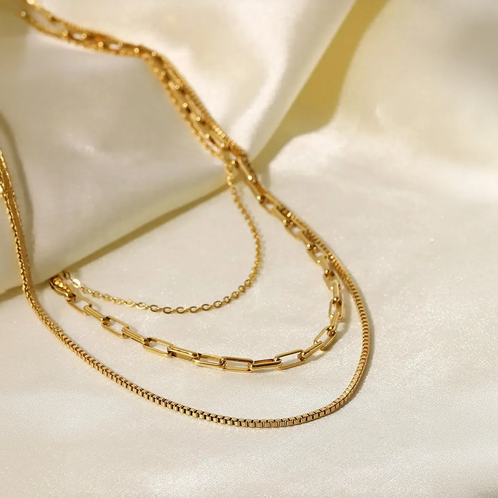 Éloria | Collier superposé au chic parisien