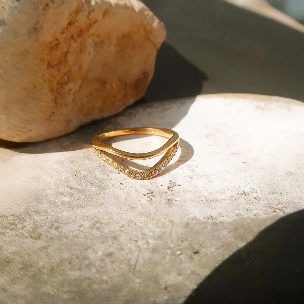 Luména | Bague vague scintillante et sophistiquée