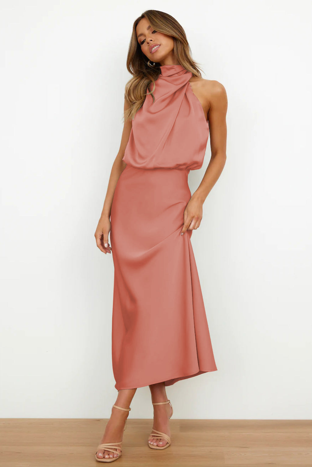 Benthe | Robe midi à épaules dénudées