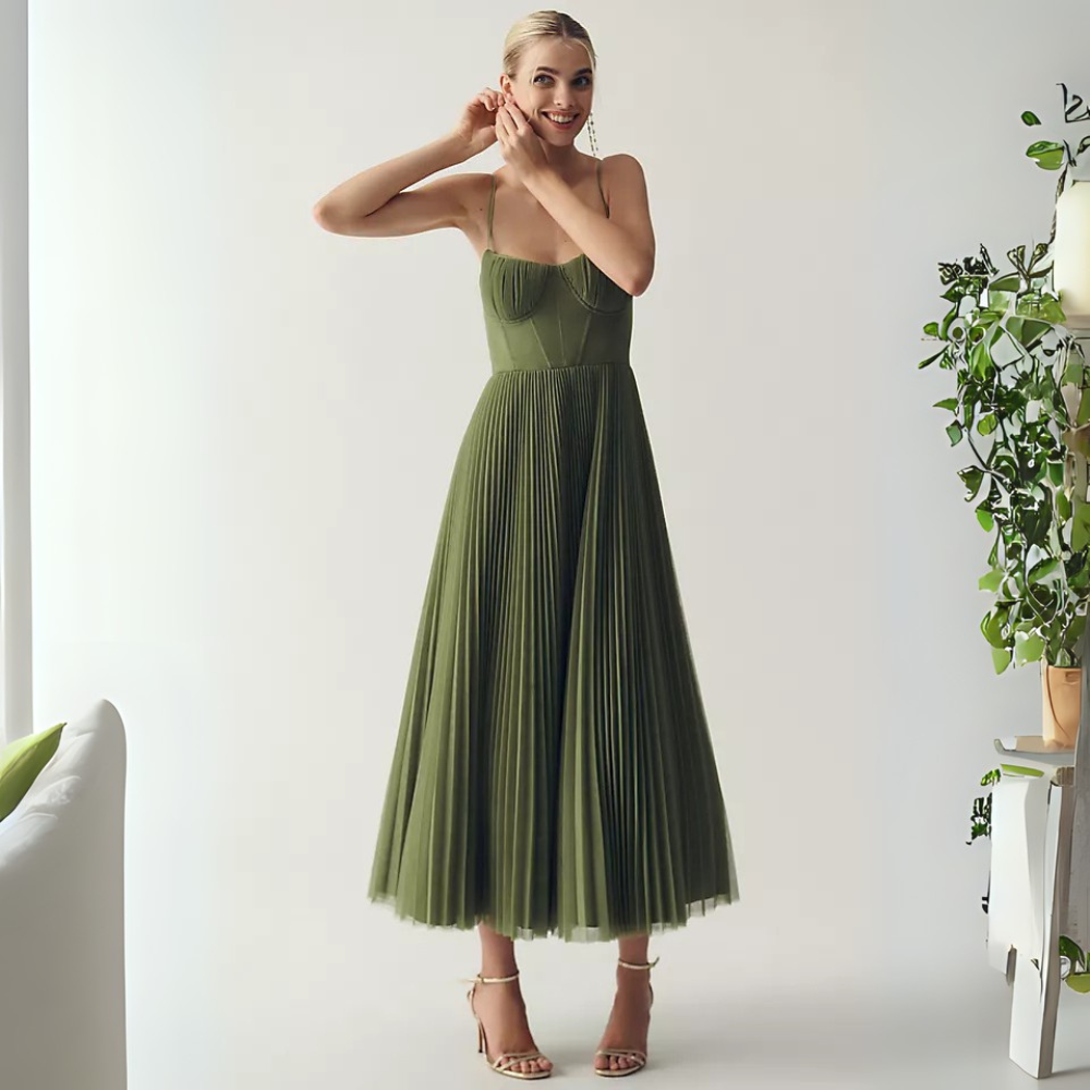 Isabella | Elegant Pleats
