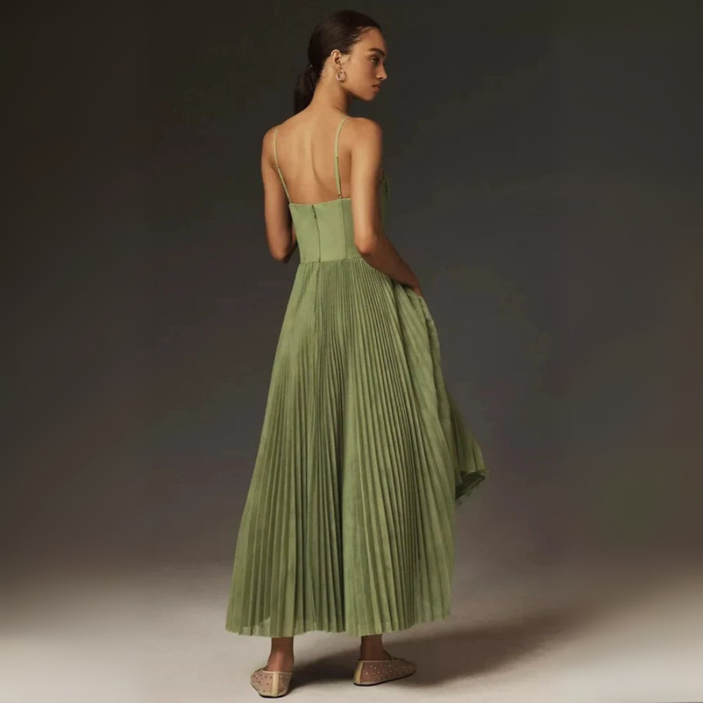 Isabella | Elegant Pleats